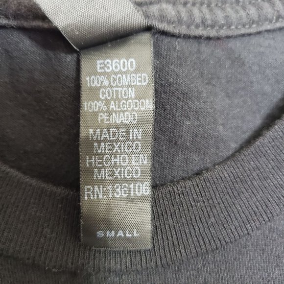 EI-LO Ed Sheeran Divide World Tour 2017-2019 Concert Tee Black and Blue size S - Picture 5 of 8